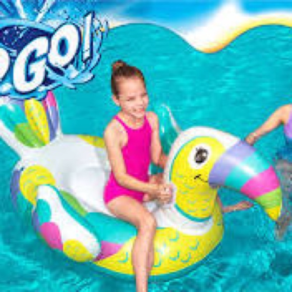 Colorful Toucan Inflatable Pool Float 🩷🌴 - Picture 4 of 7